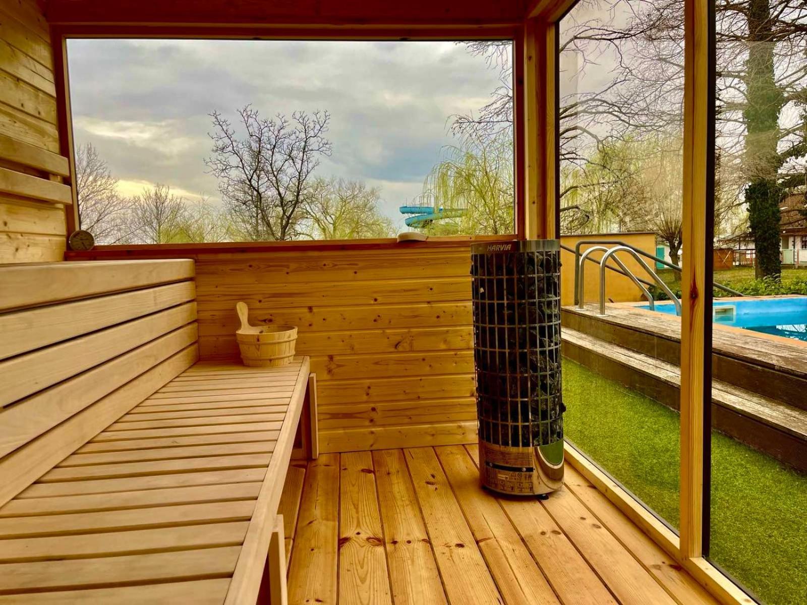Player'S Pool&Rooms Vonyarcvashegy Buitenkant foto